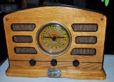 Antique Style Thomas Museum Series Shelf Radio / Cassette