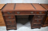 Vintage Sligh Furniture Mahogany Kneehole Desk with Inlaid Leather Top