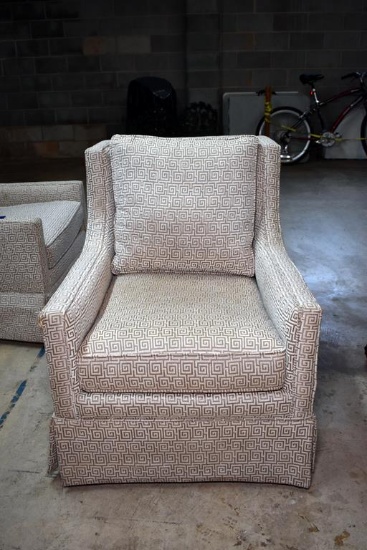 Quality Swivel Club Chair with Geometric Fabric