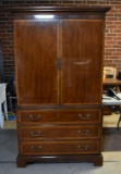 Fine Henredon Banded Mahogany Entertainment Armoire