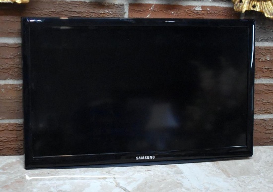 2015 Samsung 24” HDTV with Remote