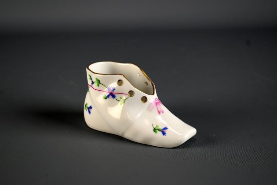 Herend Hungary Hand Painted Porcelain “Blue Garland” 4” L Baby Shoe