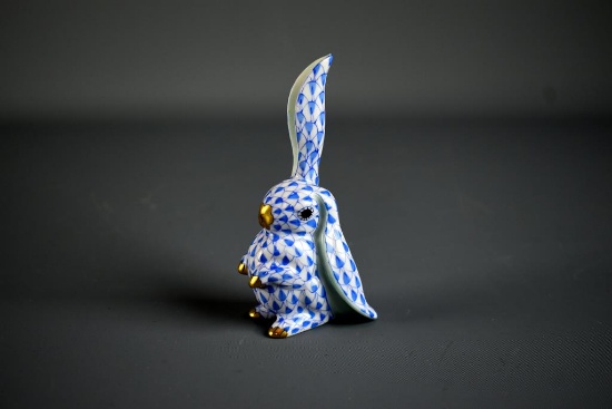 Herend Hungary Hand Painted Porcelain Blue Fishnet 4” H Bunny