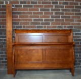 Contemporary Cherry Wood Queen Size Sleigh Bed