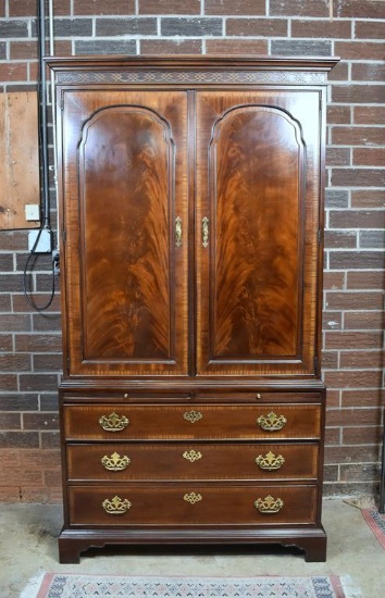 Fine Drexel Furn. Banded Crotch Mahogany Linen Press