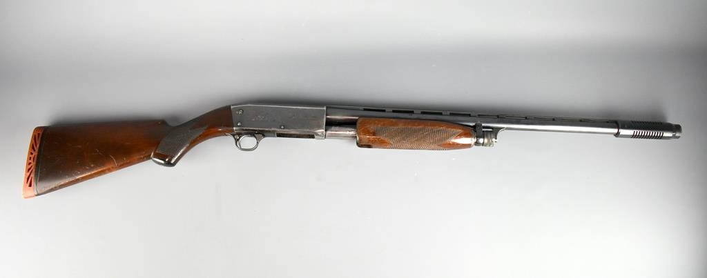 Ithaca Model 37-S 12 Gauge Skeet Vent Rib Shotgun with Cutts Compensator Lyman  Choke | Art, Antiques & Collectibles | Online Auctions | Proxibid