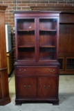 Vintage 20th C. Federal Style Mahogany Curio Hutch Cabinet