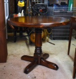 Round Knotty Pine Pedestal Dining Table