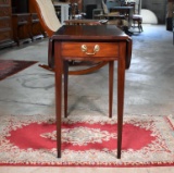 Henkel Harris Virginia Galleries Hepplewhite Style Mahogany Pembroke Table with Drawer