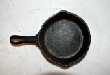 Griswold Small Salesman Sample Cast Iron Skillet / Frying Pan No. 0 (962), Erie PA