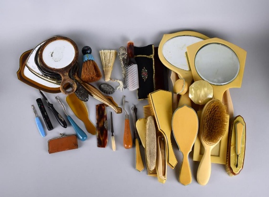Lot of Vintage Vanity Combs, Mirrors, Brushes, Etc.