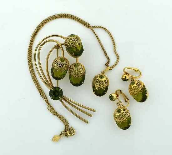 Sarah Coventry Peridot Colored Glass Demi-Parure Set: Necklace, Pin and Earrings
