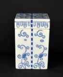 Royal Goedewaagen Delft “Williamsburg” 6.24” Lidded Box/Canister, Holland