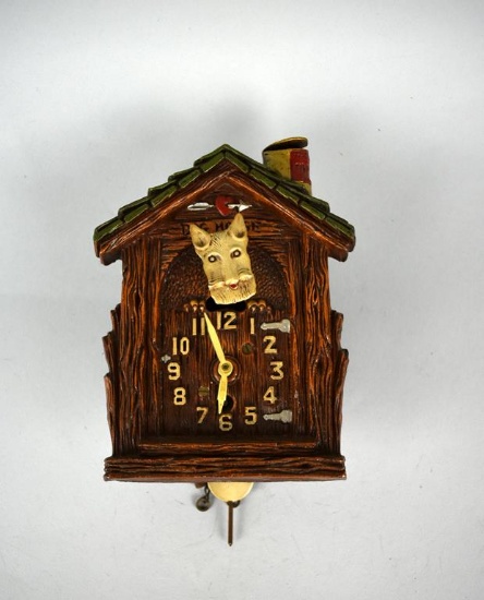 Charming Vintage Lux (Waterbury, Conn.) Doghouse Key Wound Clock