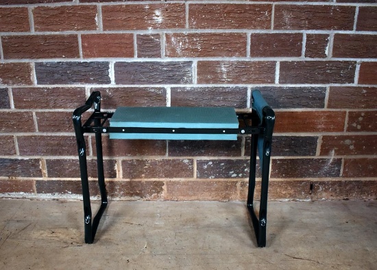 Green Folding Padded Garden Work Seat with Side Tool Pouch