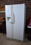 White GE Model TFX22KRDA Combo Refrigerator & Freezer with In-Door Ice / Water Dispenser