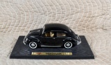 Maisto Die-Cast 1951 Volkswagen Export Sedan Replica Model on Display Base 1:18