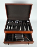 Set Towle “Beaded Antique” 18/8 Stainless Steel Flatware, 8 Placesettings (45 Pcs.) w/ Storage Case