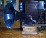 Antique Circa 1904/1905 Victor Talking Machine Type MS, Black Metal Horn w/ Nipper Decal