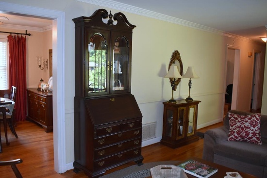 Photos of Interior of House—NOT A LOT FOR BIDDING