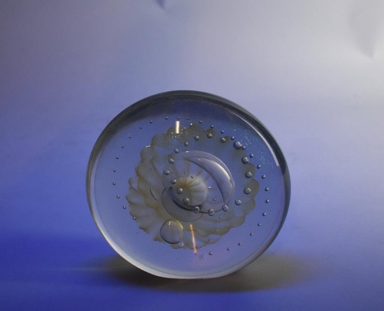 Robert Eickholt Art Glass Paperweight “Moon Jelly” Etched “Eickholt 1990”, Ohio