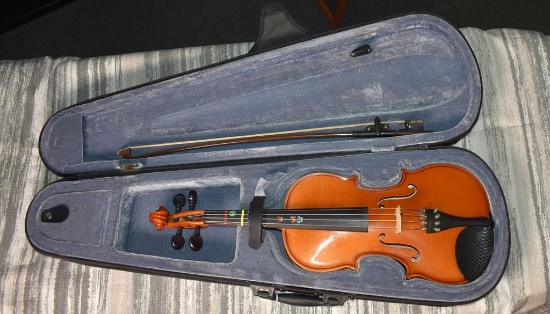 2007 Erich Pfretzschner Stradivarius Copy Model 3011 ¾  Size Student Violin, Czech Republic