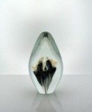 Robert Eickholt Art Glass Egg-Shaped Paperweight with Flowers Etched “Eickholt 2002 ESBQ”, Ohio