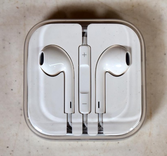 Apple Wired In Ear Headphones