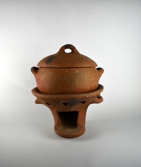 Table Top Terra Cotta Earthenware Bean / Chili Pot with Lid & Stove