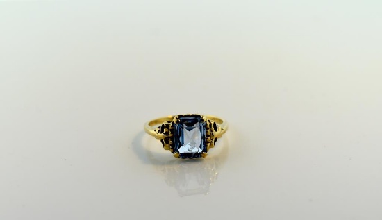 Blue Topaz and 10K Gold Ring, Size 7