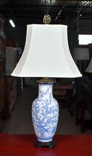Asian Style Blue & White Porcelain Table Lamp