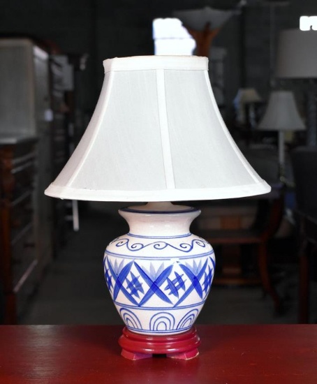 Small Blue & White Porcelain Accent Lamp