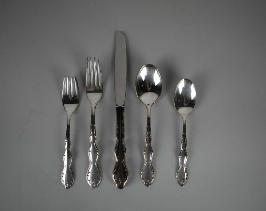 William Rogers & Co Extra Silver Plate 46 Piece Flatware Set