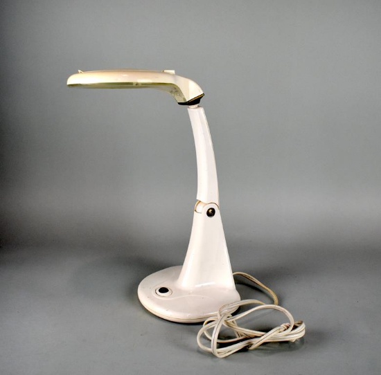 White Magnifier Desk Lamp