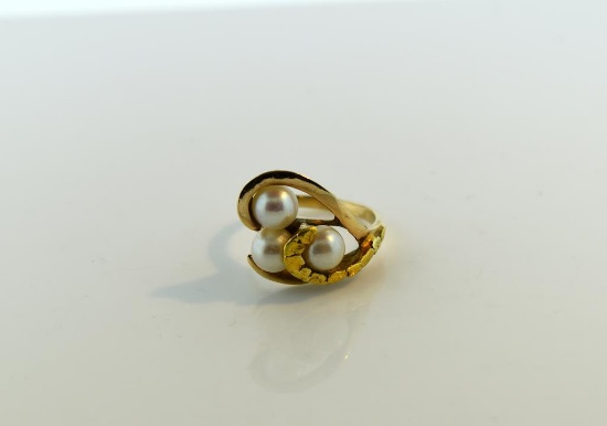 10K Gold and Pearl Ring, Size 8