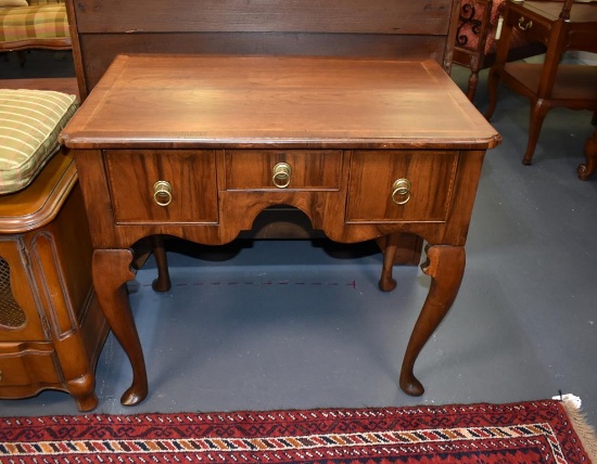 18th C. English Queen Anne Burl Walnut Dressing Table, Cabriole Leg with Slipper Foot