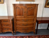 Vintage Heritage Furniture “Grand Tour” Continental Style Walnut Dresser Chest