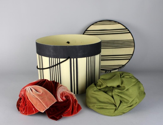 Two Vintage Gunther Jaeckel & Tailored Woman Ladies Hats & Hat Box