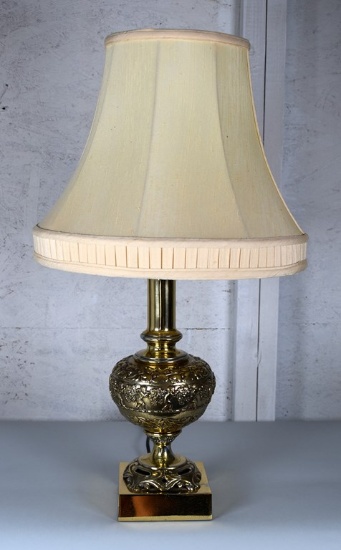 Classical Style Repousse Work Brass Table Lamp
