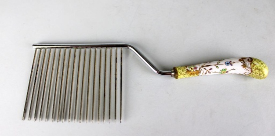 Vintage Enamel Handle Silver Plate Cake Breaker