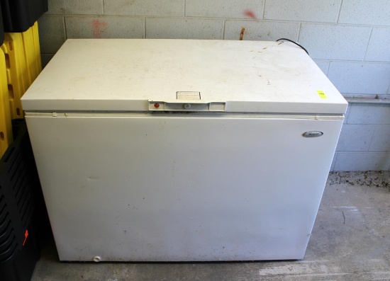 Whirlpool Electric Box Freezer Model EHL151FXRQ00 L0