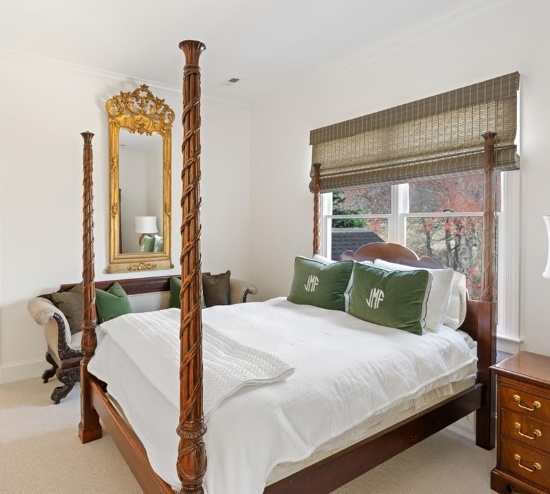 Neoclassical Reed & Ribbon Queen 4 Poster Mahogany Bed with Finials by Hickory Chair Co.