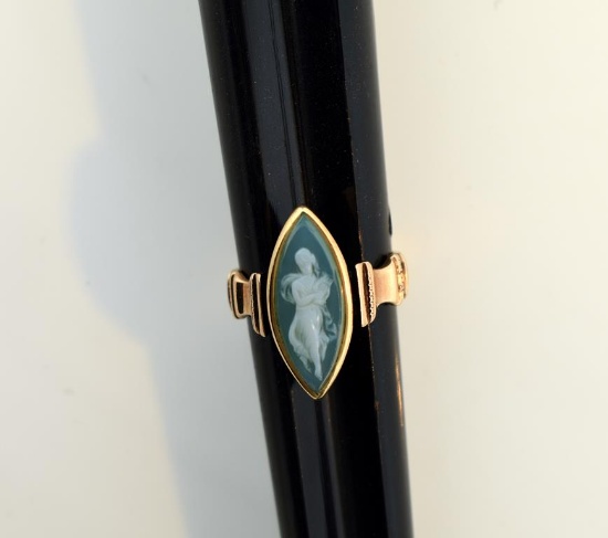 Antique 10K Gold and Carved Chrysoprase Cameo Ring, Size 6.25