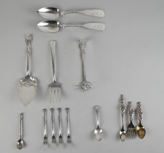 Lot of Miscellaneous Antique or Vintage Silver Plate Flatware Pieces