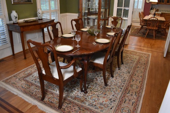 Vintage Oldtowne Mahogany Queen Anne Style Dining Table with Two Extension Leaves