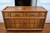 Vintage Mid-Century Magnavox Astro – Sonic Stereo in Wood Cabinet