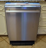 Thermador Dish Washer Model DWHD651JFM/70 in Excellent Condition