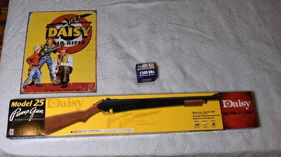 A Daisy Model 25 Pump BB Gun (NIP) with Daisy Advertising Sign & 1500 Count Daisy Ammo Carton
