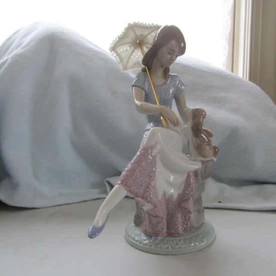 Llardo Figurine