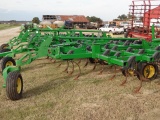 John Deere 2210, 45ft Hydraulic Folding Field Cultivator